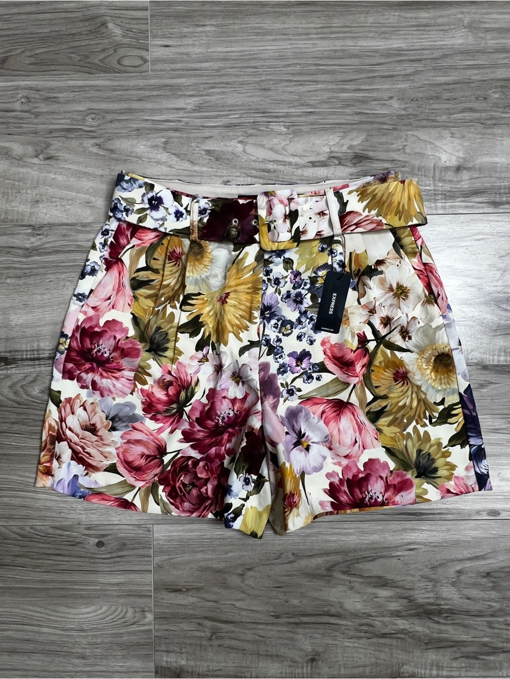 Express Stylist Super High Waisted Satin Floral Belted Shorts Size 4
